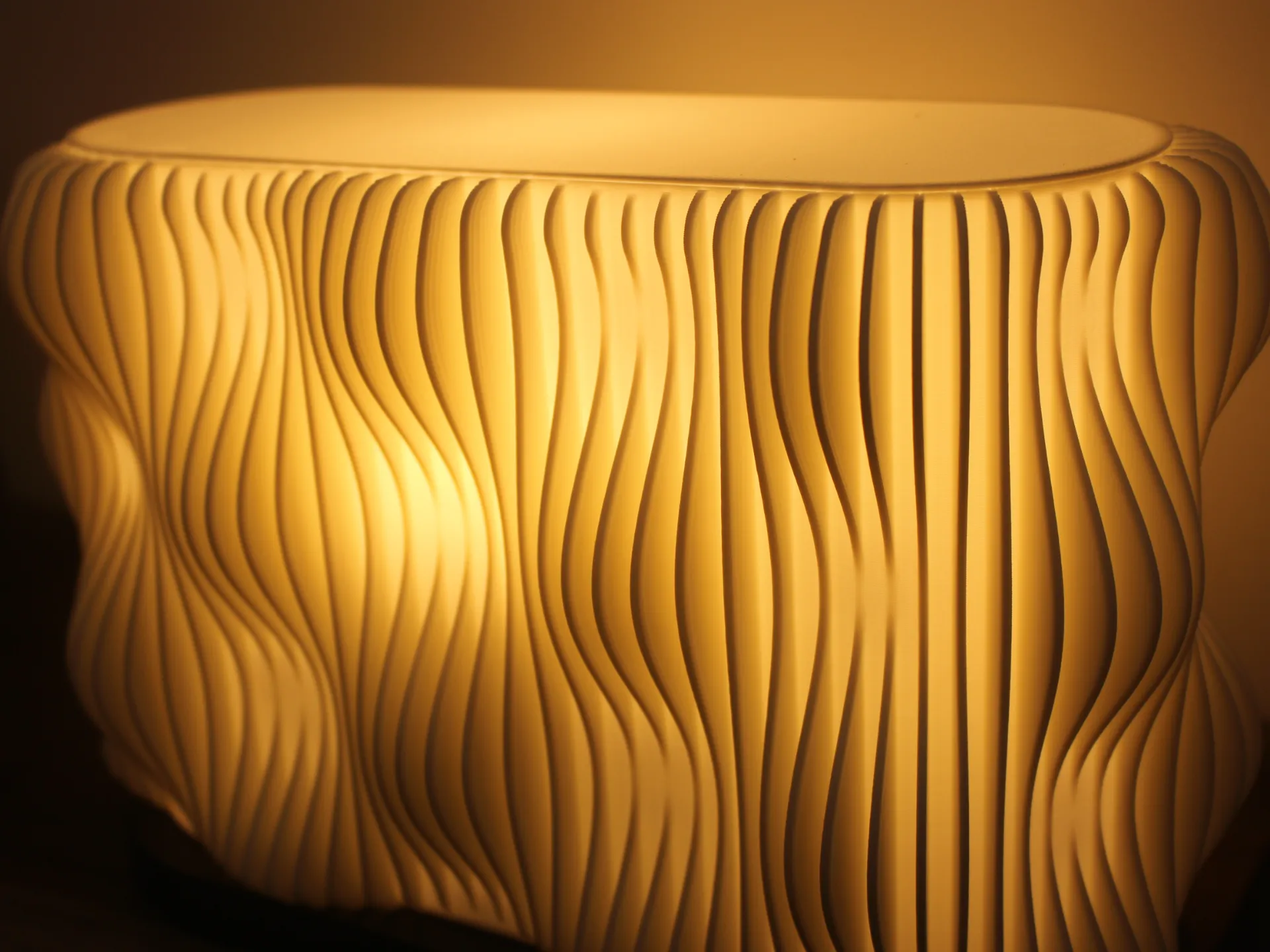 Wave lamp view 3